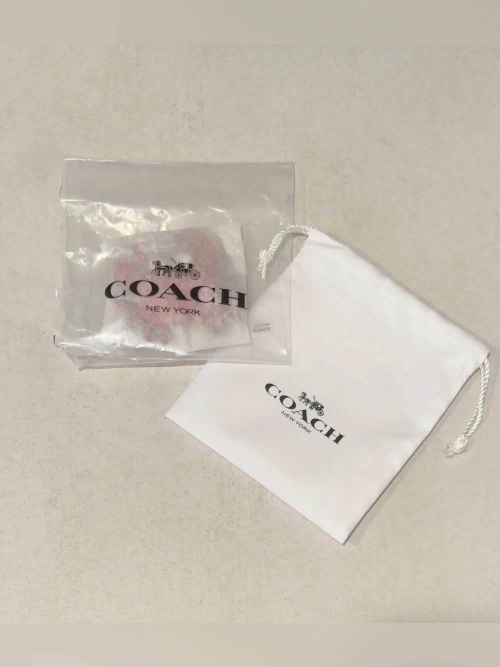 ❤️ Coach Limited Edition Red Crab Patent Leather Embossed Charm Key Ring - Rare!